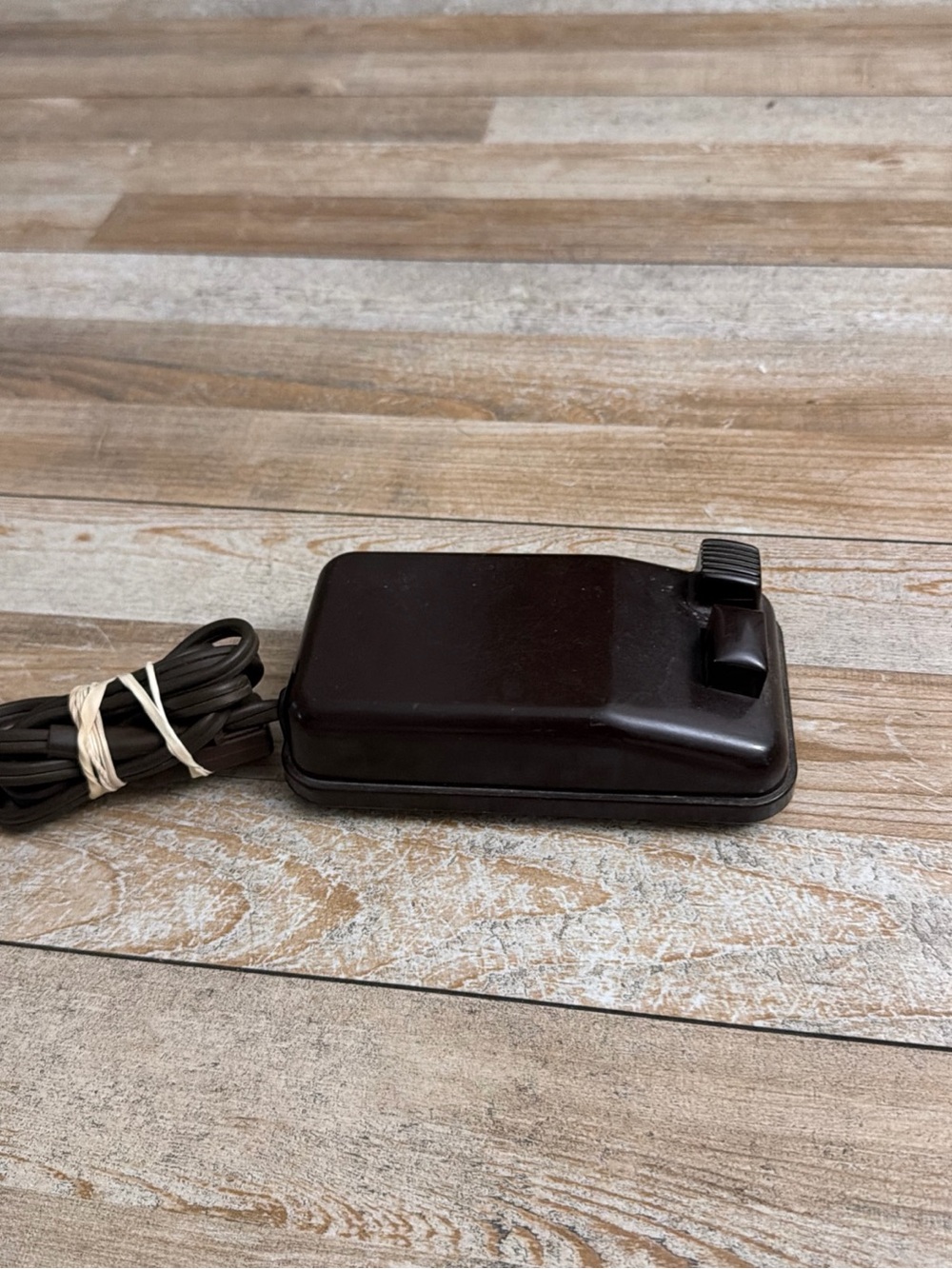 Vintage Singer Sewing Machine Foot Pedal Motor Controller 197629 Brown USA